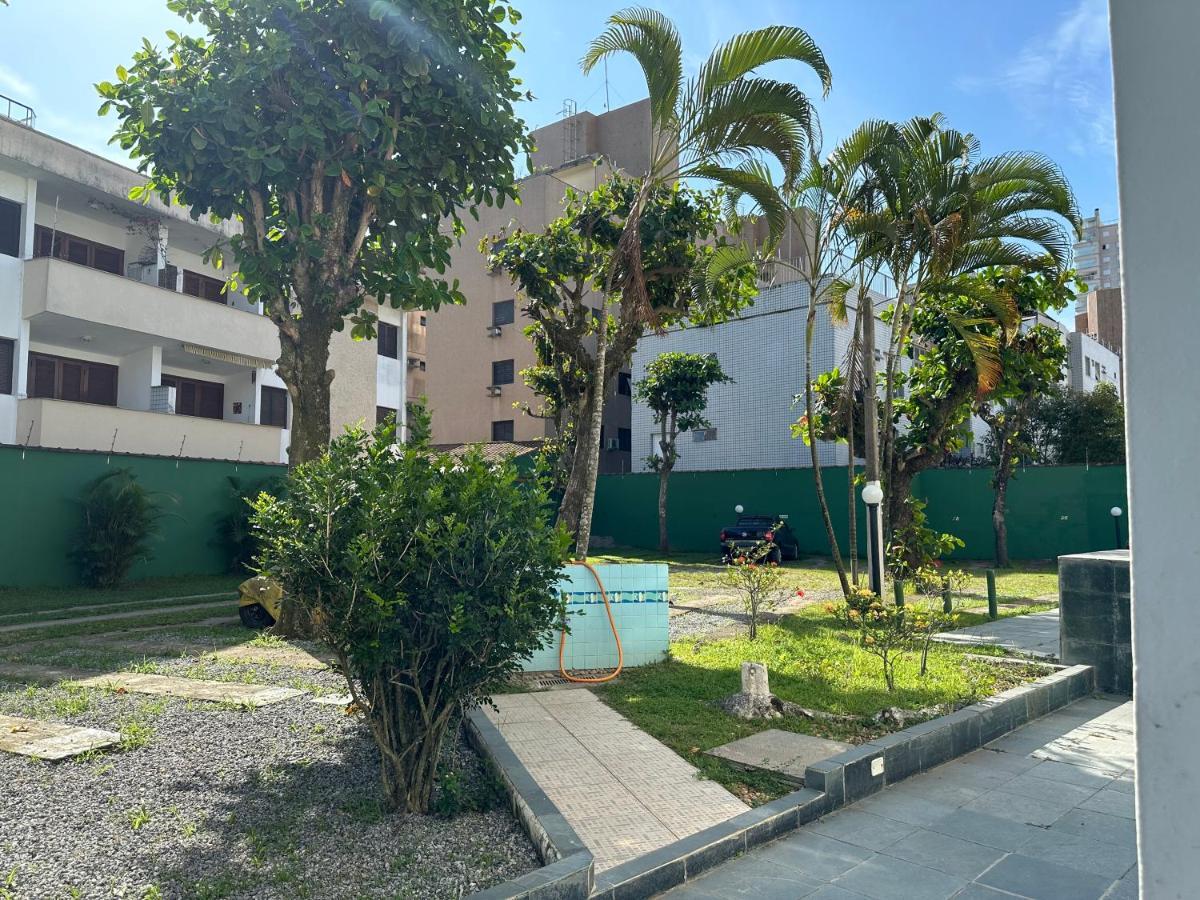 A 190 Metros Da Da Enseada Apartment