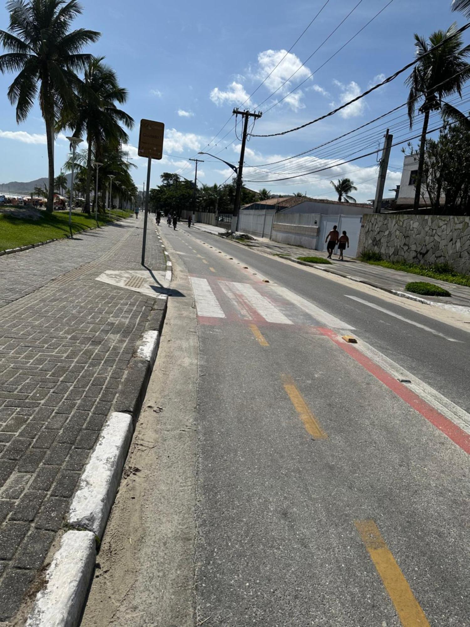 A 190 Metros Da Da Enseada Apartment Guaruja